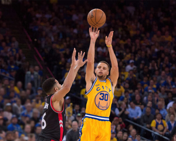 Stephen Curry's Magical Moments: The Art of Basketball