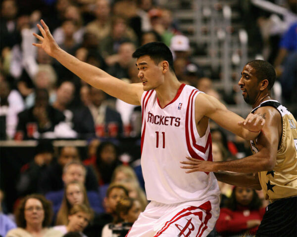 Yao Ming: The Living Legend of Basketball