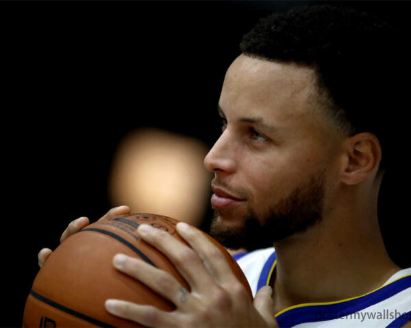 Stephen Curry: A Trailblazing Legend Lighting up the NBA