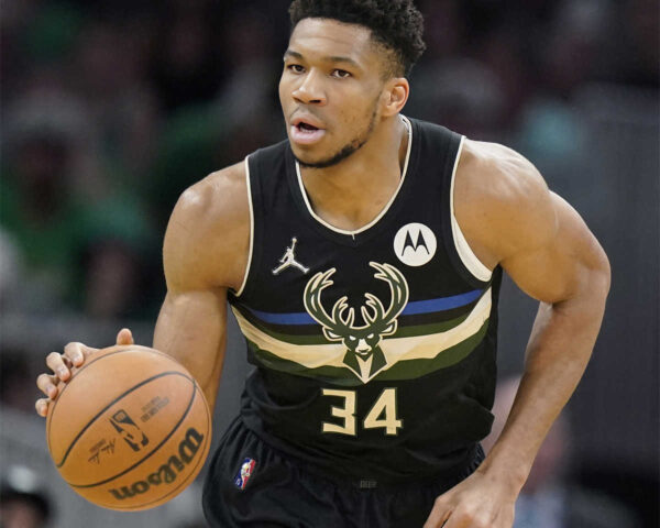 The Unstoppable Giannis Antetokounmpo: A Force on Both Ends of the Court