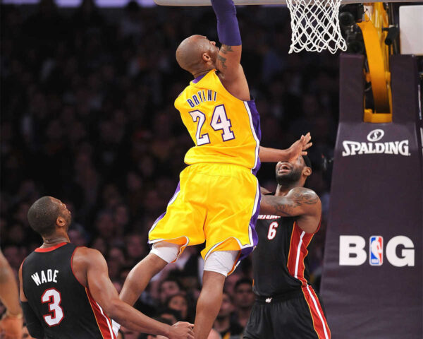 NBA Kobe Bryant: A Team Player with a Champion's Mentality