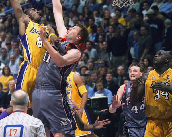 NBA Kobe Bryant: Team Excellence Personified