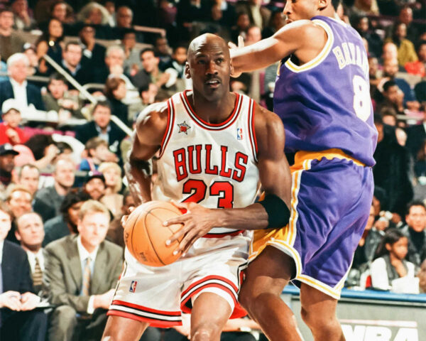 NBA Michael Jordan: The Chicago Bulls' Three-Peat Dynasty