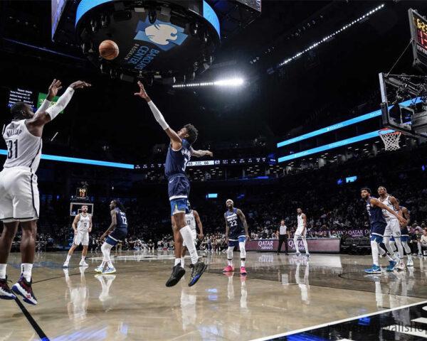 NBA Posters: The Thrill of Buzzer-Beaters - Defining Moments