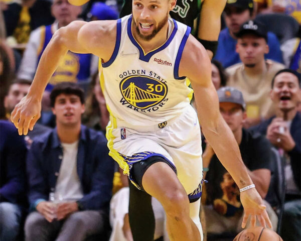 Stephen Curry: The Magician Who Turns Hoops Into Gold