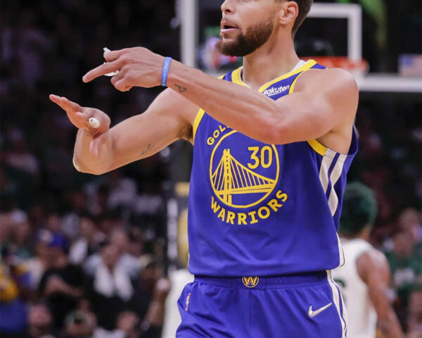 Stephen Curry's Fan Army: A Force to be Reckoned With