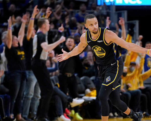 Stephen Curry's Legendary Moments: Etching His Name in Fan's Memories