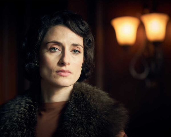 Peaky Blinders: The Rise of a Notorious Gang