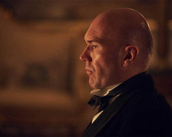 Peaky Blinders: A Stylish and Unforgettable Gangland Epic